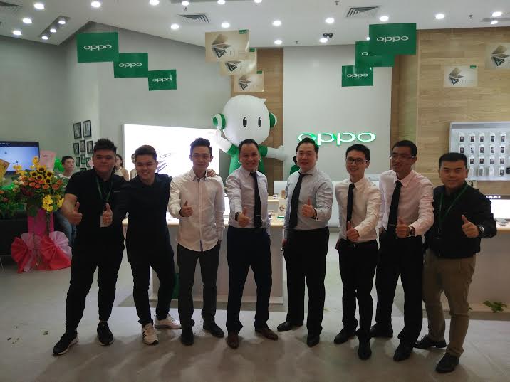 OPPO Lowyat Concept Store 3