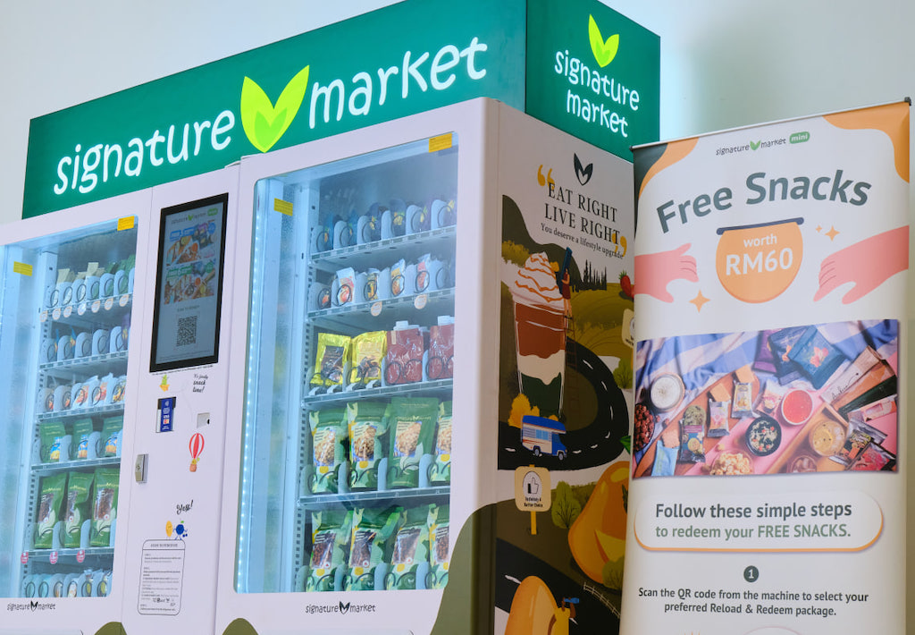 Signature Market Is Giving Out FREE Snacks