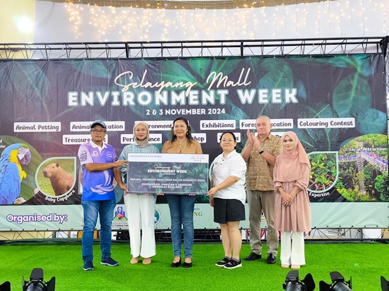 Donate Selayang Mall Environment Week. Donate Selayang Mall Environment Week.