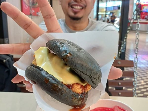 MB Gangjeong Chicken Burger Marrybrown