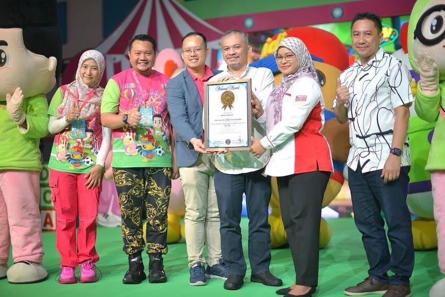 Didi & Friends Breaks Malaysia Book of Records