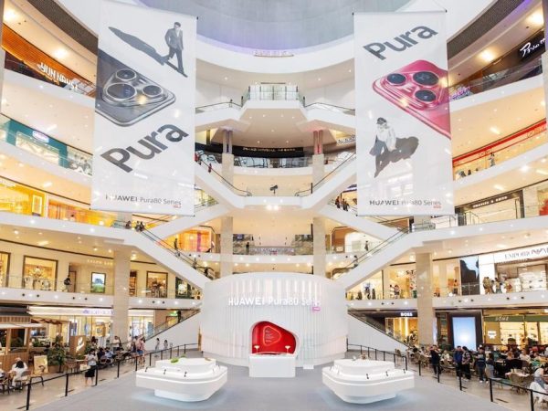 Pura 80 Series Light & Shadow Pop-Up Event