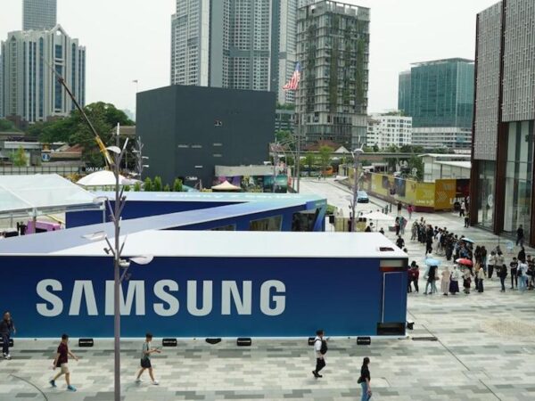 The Samsung Unfold Club, The Exchange TRX