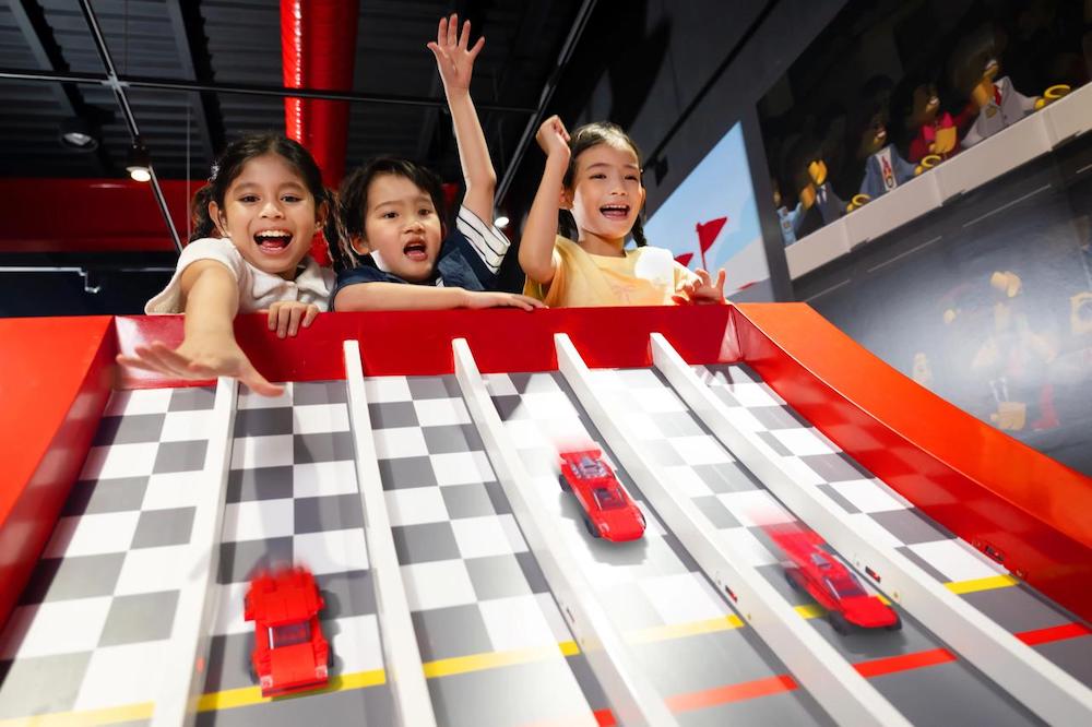 LEGO Ferrari Build & Race Test Zone