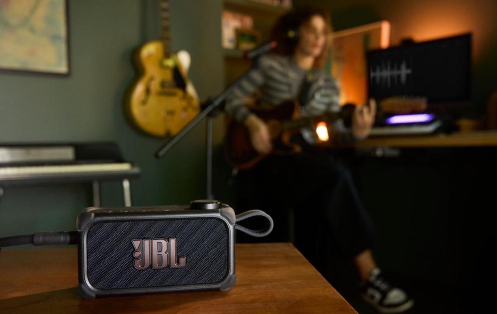 JBL BandBox Solo Lifestyle