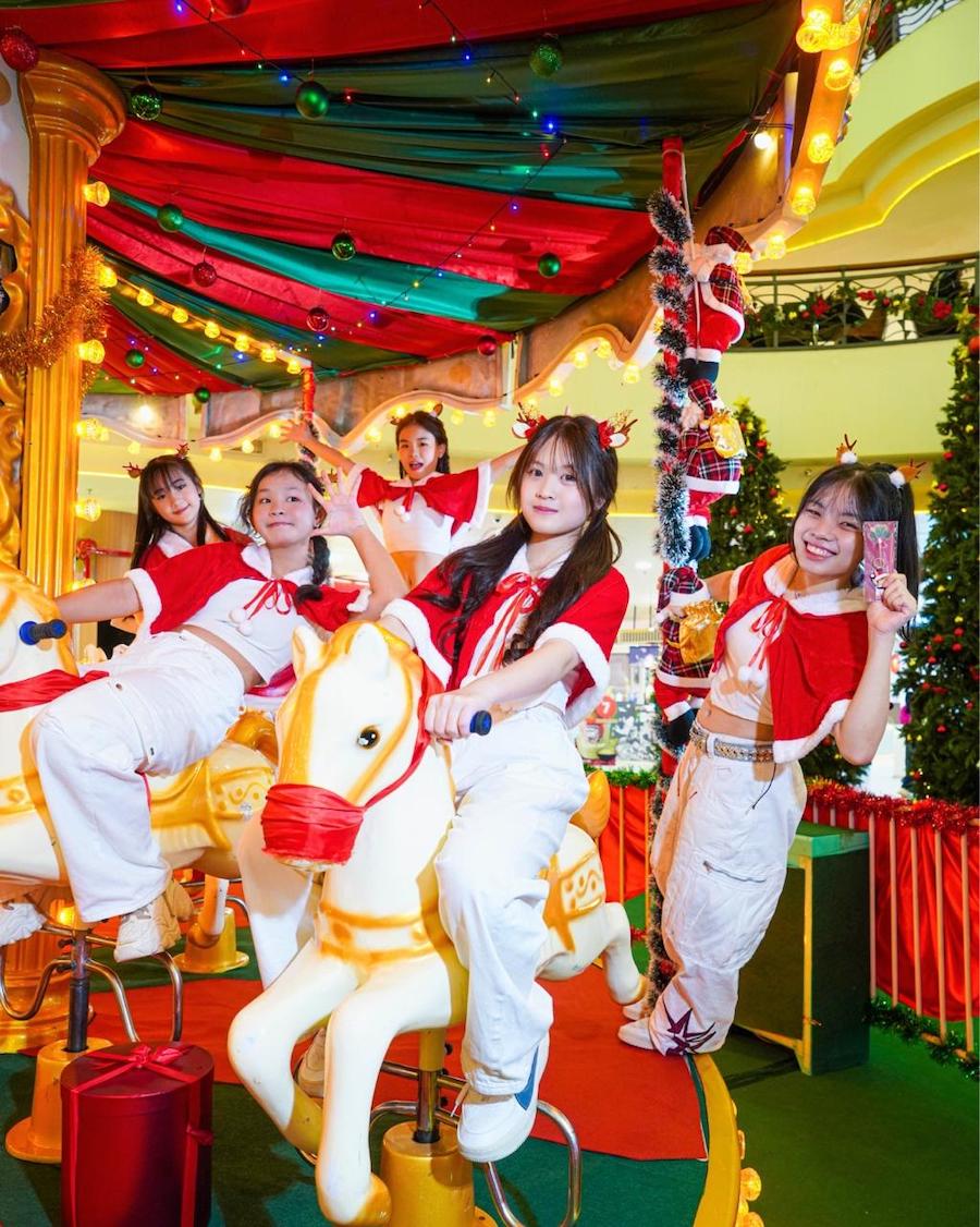 Merry Go Round in Mahkota Parade Merry Go Round in Mahkota Parade