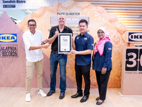 IKEA Curry Puffs Malaysia Book of Records