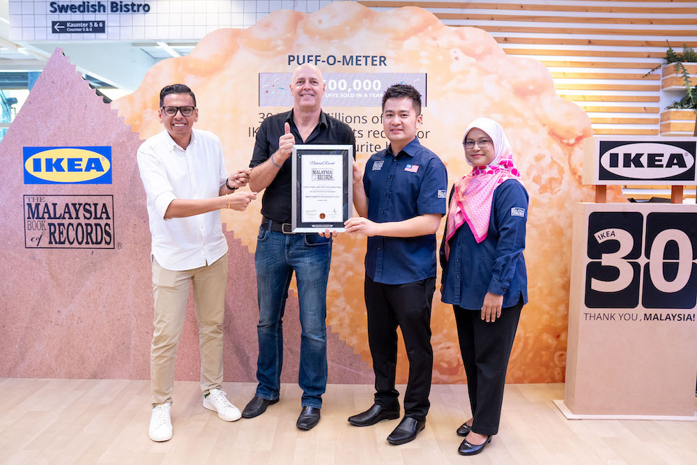 IKEA Curry Puffs Malaysia Book of Records