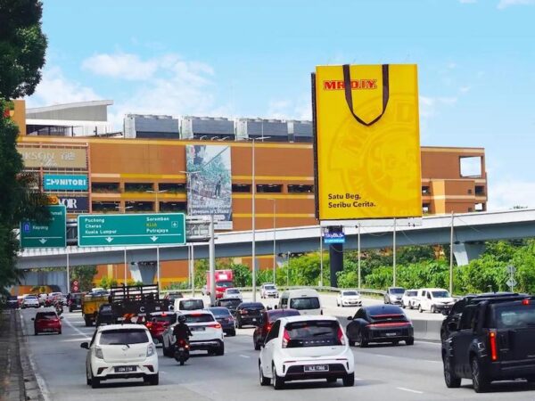 MR D.I.Y.’s iconic yellow bag is now seen nationwide