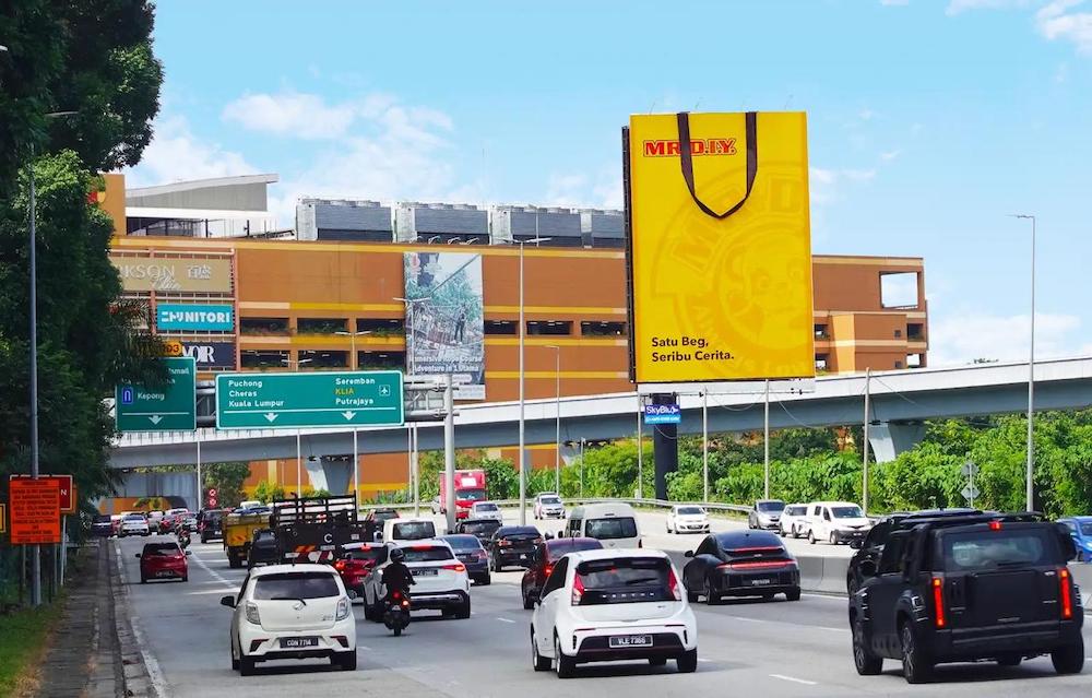 MR D.I.Y.’s iconic yellow bag is now seen nationwide
