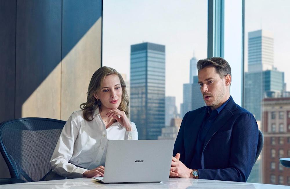 ASUS ExpertBook Ultra Sets a New Benchmark for Enterprise Laptops