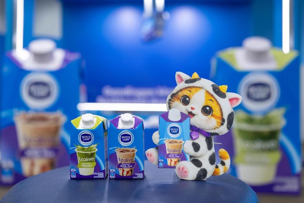 Both MooTea and MeowCha are dairy-based beverages Both MooTea and MeowCha are dairy-based beverages