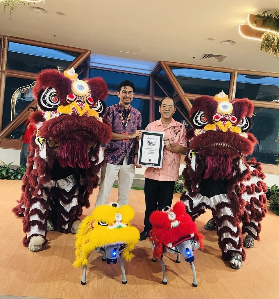 Record-Breaking Lion Dance at KL Tower