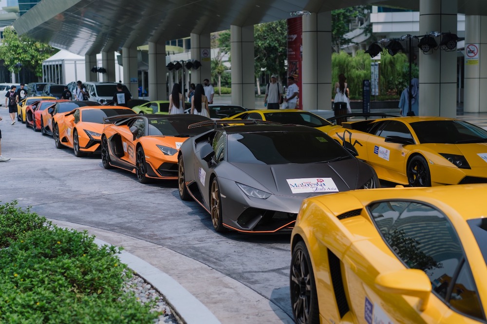 100 Lamborghinis Roar from Putrajaya to Sepang